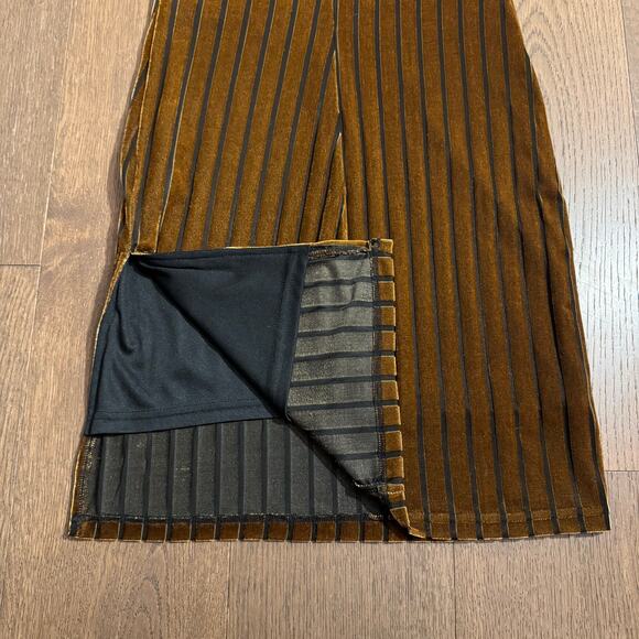 Forever 21 Ribbed Velvet Brown and Black Bodycon Mini Dress Size XS - Picture 4 of 5